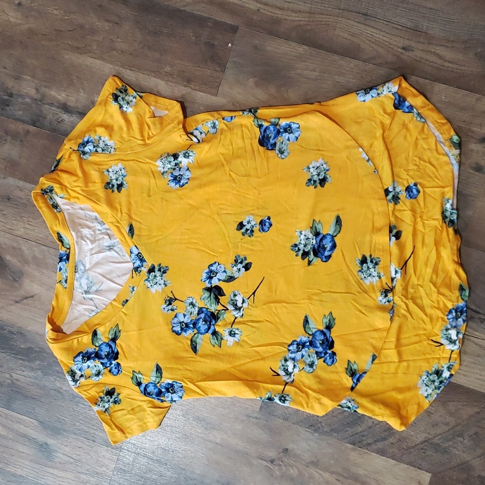 Latched Mama Boyfriend Nursing Tee